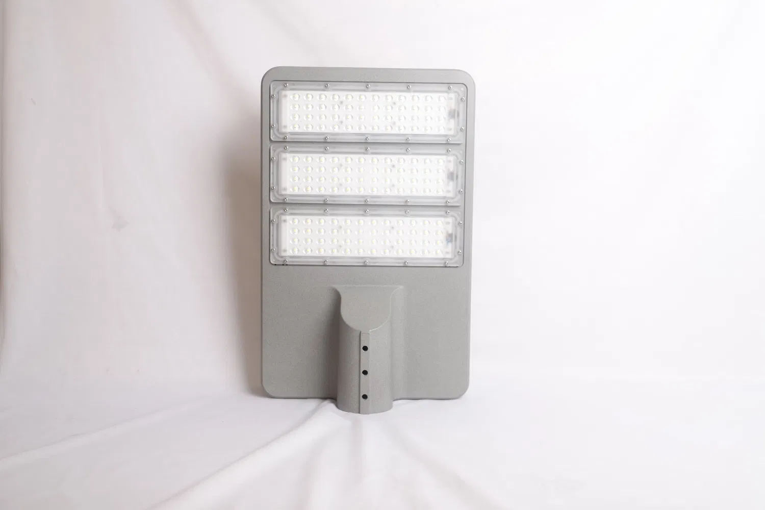 Niedriger Preis Outdoor Super Bright 6m High Power Wasserdichte Solar-LED-Straßenbeleuchtung